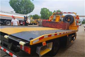 运河区附近拖车电话号码服务